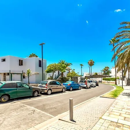 Near Playa De Las Americas, Wifi, Pool, Tenerife Sur Apartment *